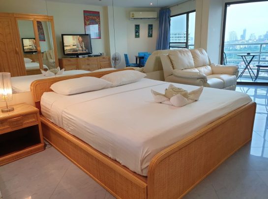 15 700 Room 11
